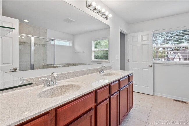 Building Photo - 73 W Illinois Ave