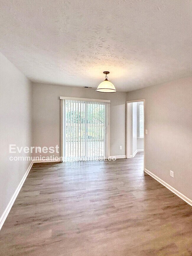 Building Photo - 305 Renee Dawn Ct