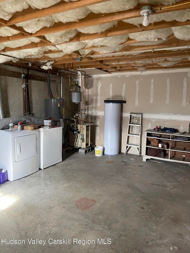 Building Photo - 9 Church St