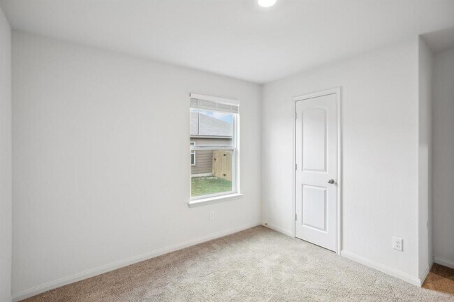 Building Photo - 1040 Riverdale Cove