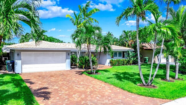 Building Photo - 1651 NE 54th St