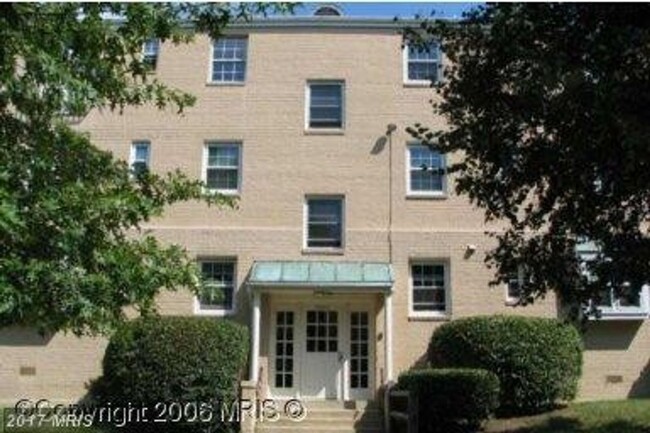 Primary Photo - Top-Floor 2BR Unit with Prime Location Nea...