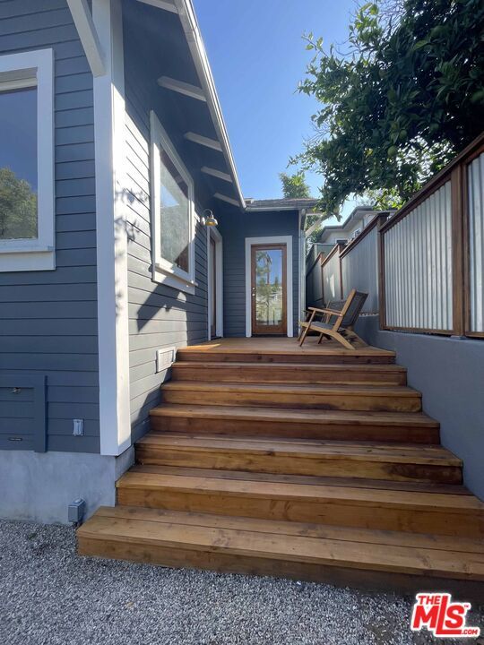 Building Photo - 1806 Effie St
