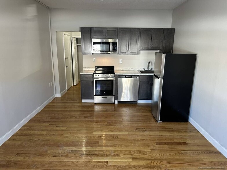 Building Photo - 1116 Commonwealth Ave