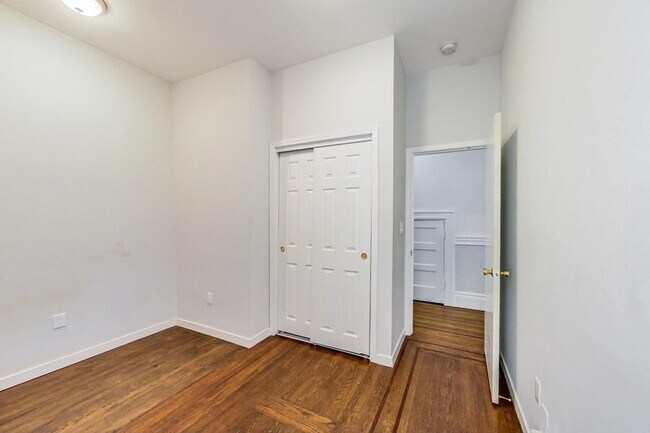 Building Photo - 1338 Haight St