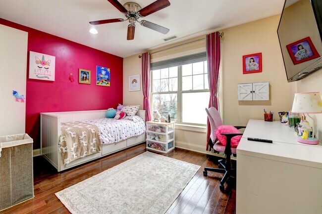 Building Photo - 1625 Paterson Plank Rd