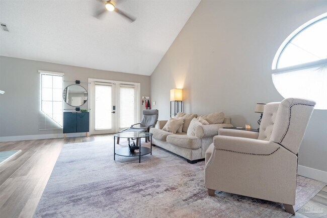 Building Photo - 5001 Grande Dr