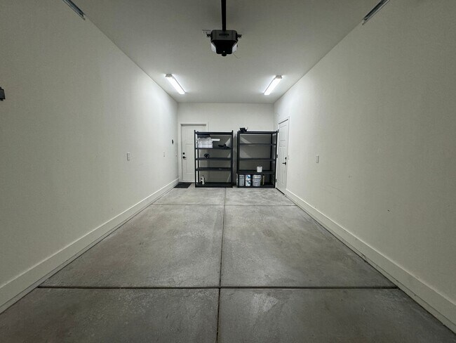 Building Photo - 6129 Lago Grande Dr