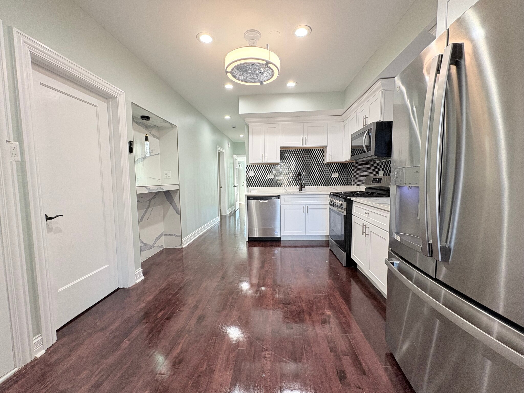 Building Photo - 2026 W McLean Ave