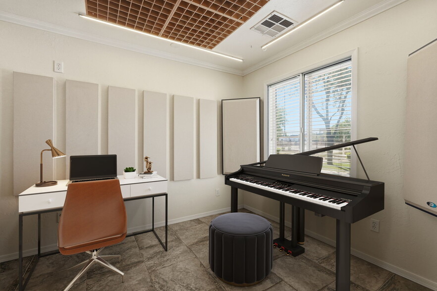 Building Photo - 109 W Commerce Ct