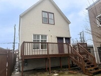 Building Photo - 5005 W Chicago Ave