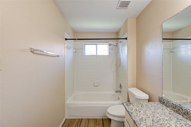 Building Photo - 5349 Pinewood Terrace