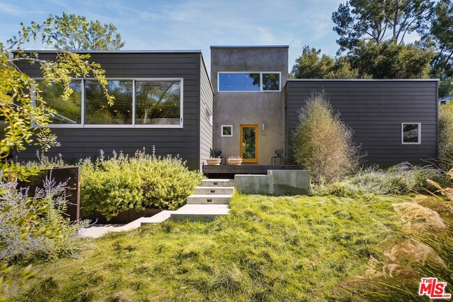 Building Photo - 544 Glen Trail