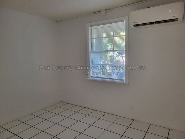 Building Photo - 643 Wisteria Ct