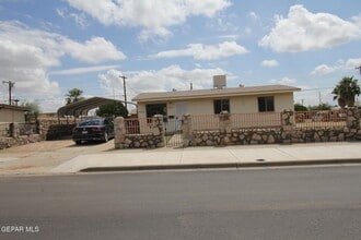 Building Photo - 906 Geronimo Dr