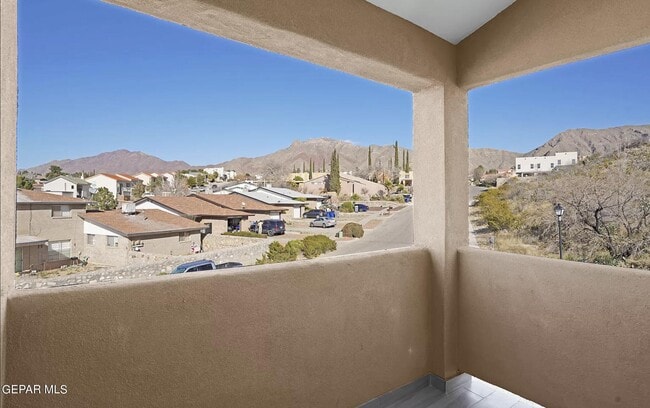 Building Photo - 6315 Escondido Dr