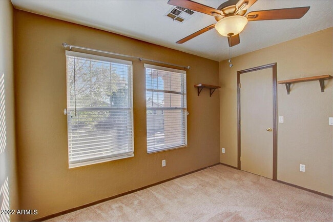 Building Photo - 14878 W Bloomfield Rd