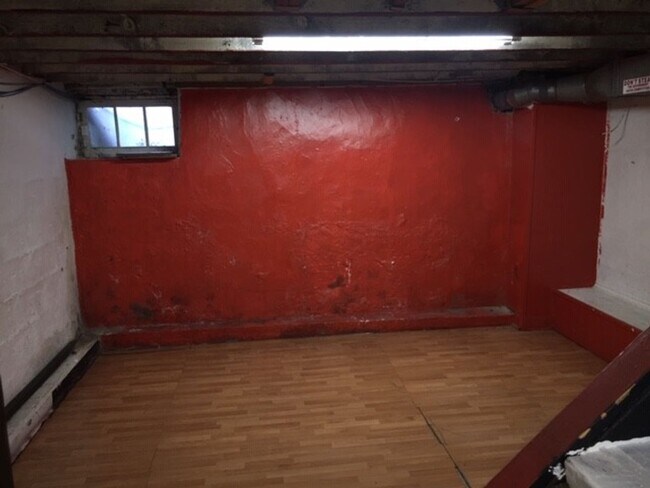 Building Photo - 2 bed 1 bath