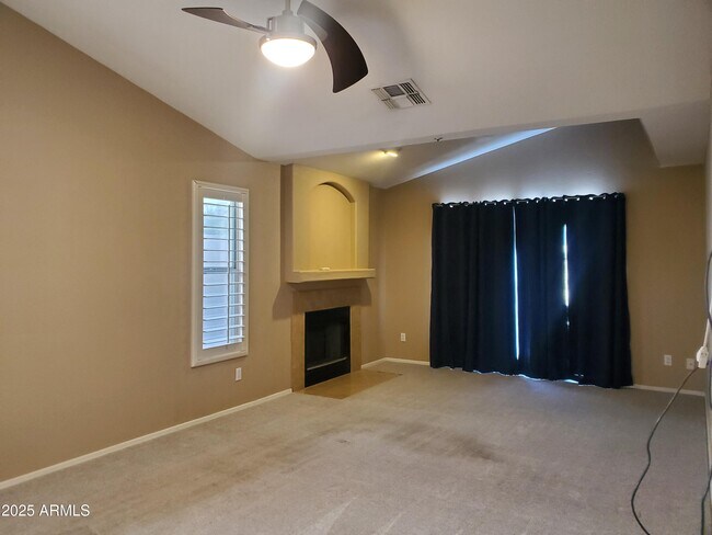 Building Photo - 12059 N 110th St