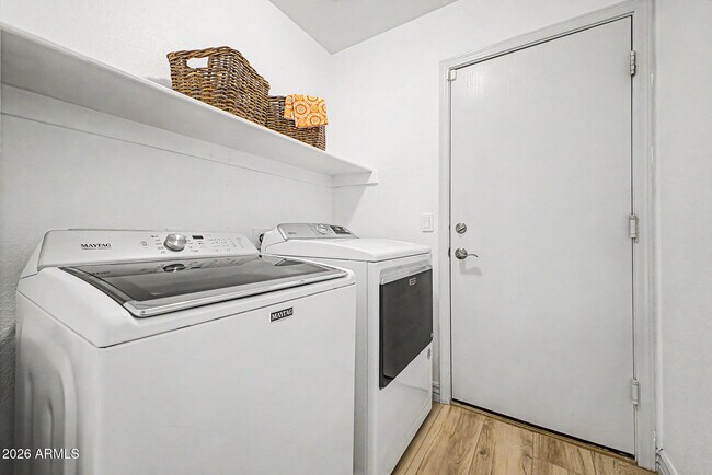 Building Photo - 3905 E Rockwood Dr