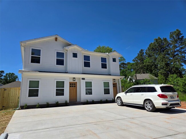 Building Photo - 16710 Timberglen St