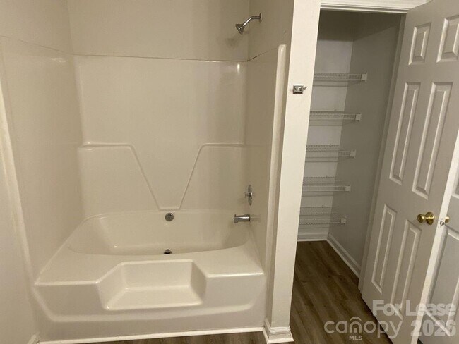 Building Photo - 3122 Periwinkle Ct