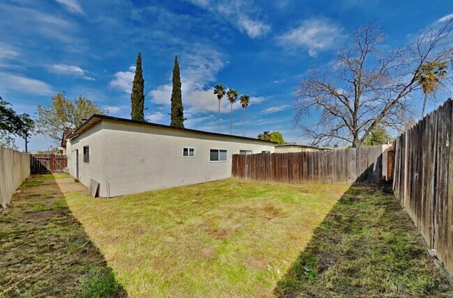 Building Photo - 68th Ave