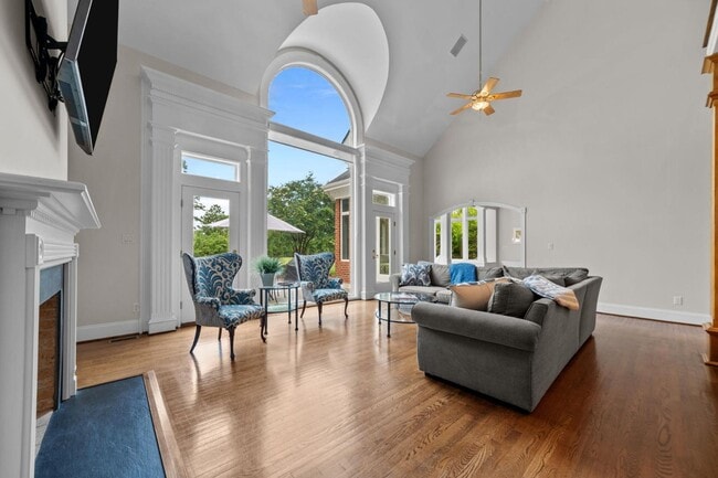 Building Photo - 450 Cox Rd