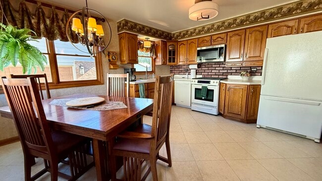 Building Photo - 12913 Crestbrook Ct