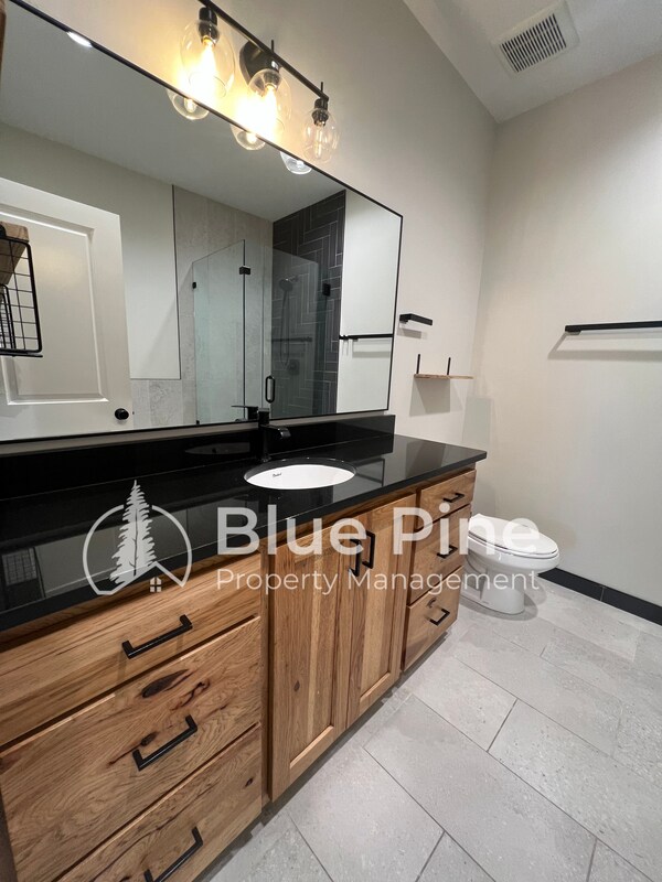 Building Photo - 1104 Cypress Loop