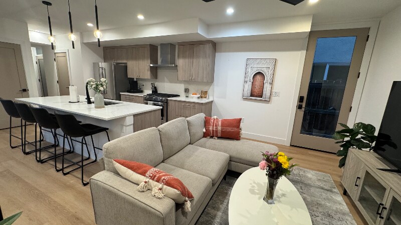 Building Photo - 3433 Lawrence St