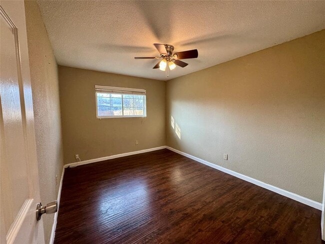 Building Photo - 2409 Village Walk