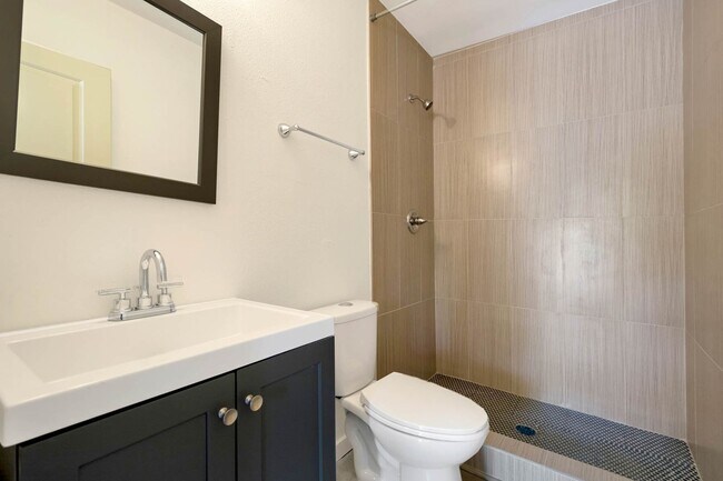 Building Photo - 5-Bedroom Tempe Home with Private Pool & Prime ASU Proximity