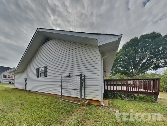 Building Photo - 78 Quail Run