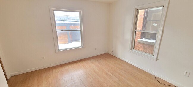 Building Photo - 53 Center St