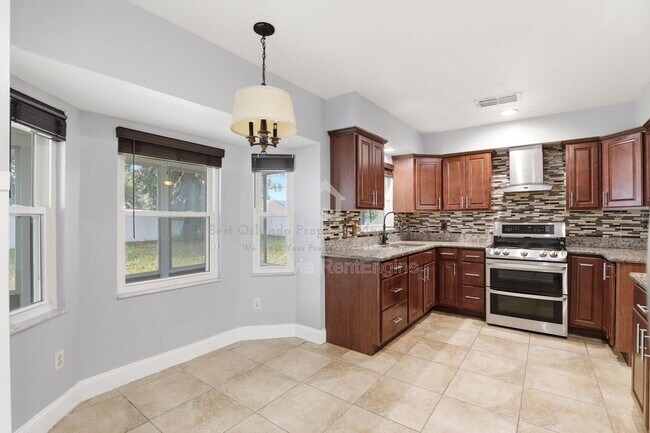 Building Photo - 6018 Brookhill Cir