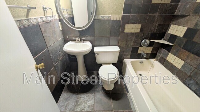 Building Photo - 1014 W Gregory St