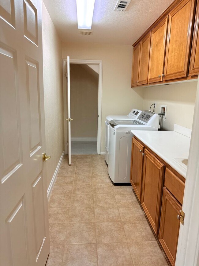 Building Photo - Executive 4 Bedroom Home for Rent