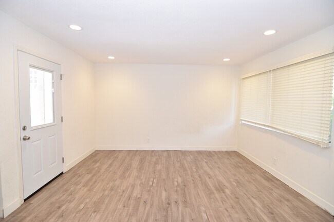 Building Photo - New with a View: This Property is just right for You!