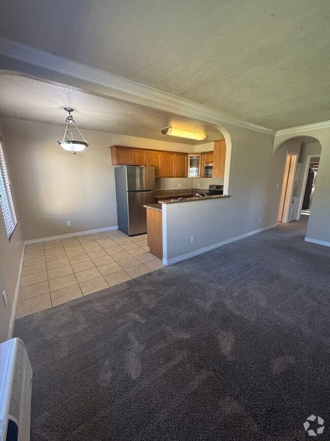Building Photo - Charming 2-Bedroom, 1-Bathroom Condo for R...