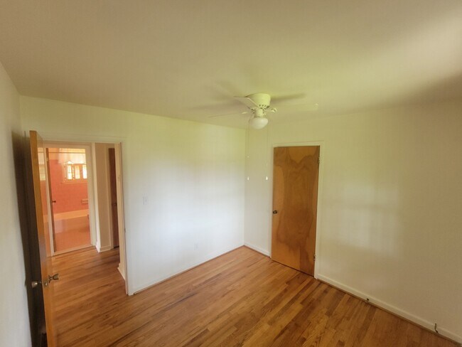 Building Photo - 1003 White Pine Dr