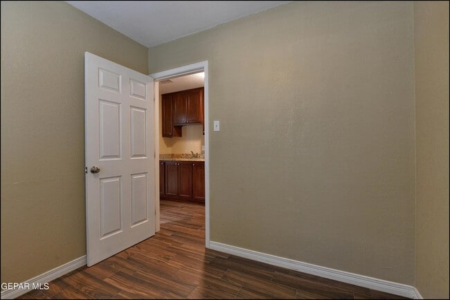 Building Photo - 424 Stonebluff Rd