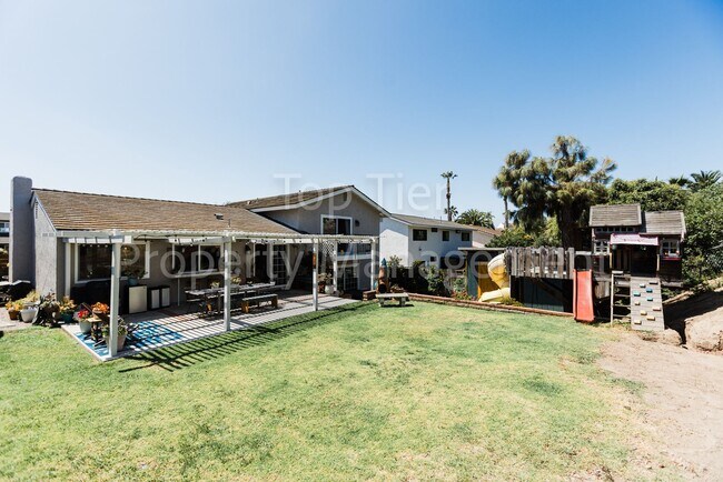 Building Photo - Beautifully Upgraded 3 Bed / 2 Bath Home –...