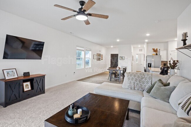 Building Photo - 303 Kenison Way