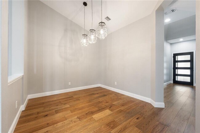 Building Photo - 1804 Camas Dr