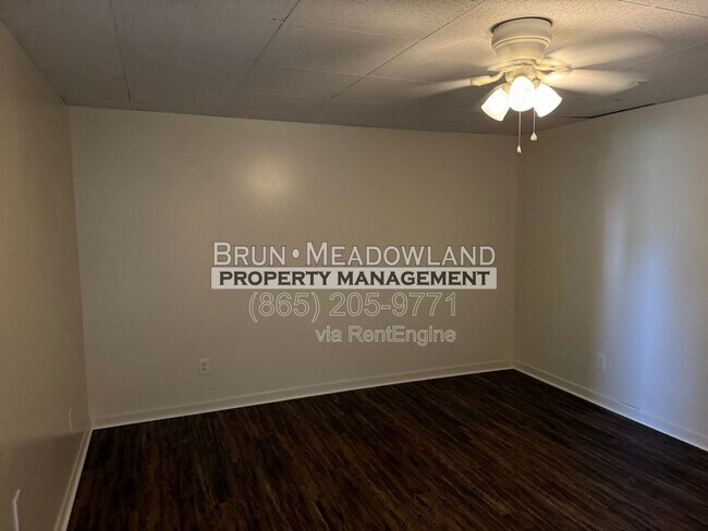 Building Photo - 1921 Meadowland Ln