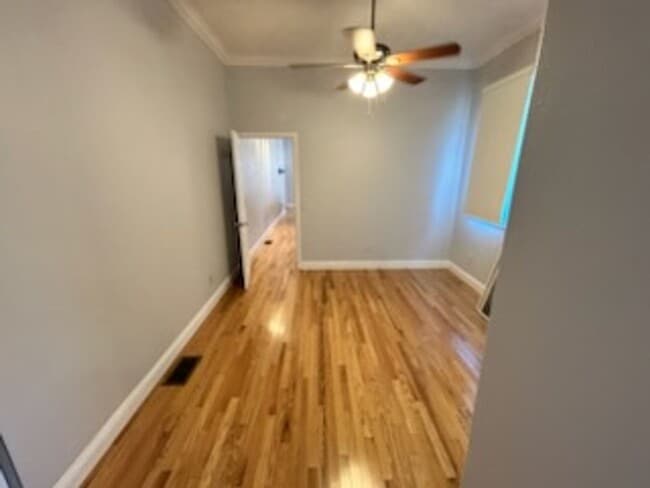 Building Photo - SHOWING FRI 7/03 & SAT 7/04 12:30-1:30PM!! 1 Bedroom 1 bath Cottage style Duplex