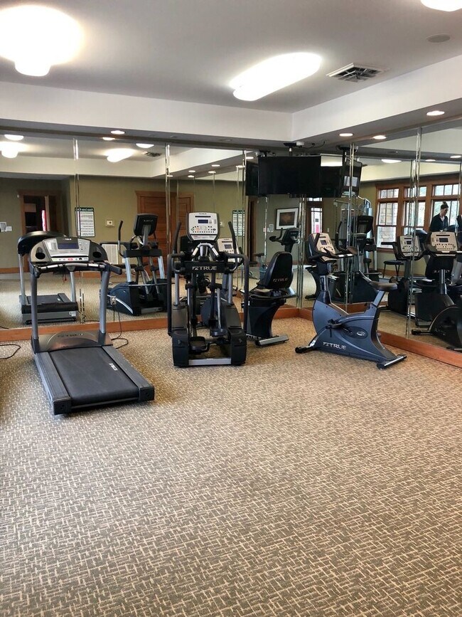 Building Photo - Fully Furnished Unit in Harts Cove!