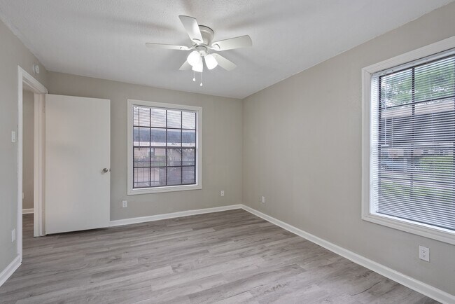Building Photo - 2750 Holly Hall St