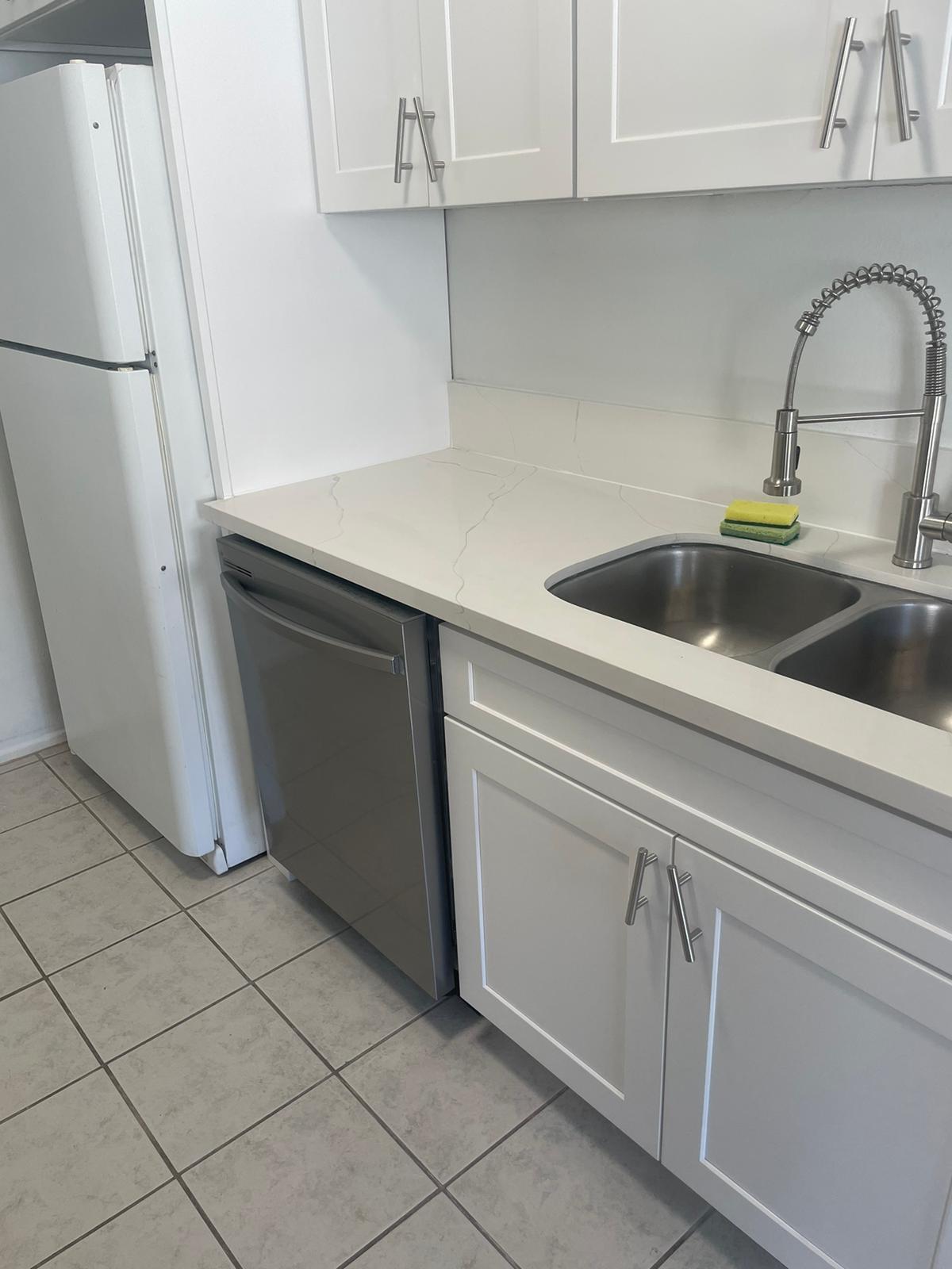 Building Photo - 5403 Newcastle Ave